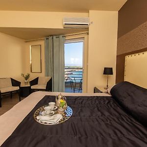 Double or Twin Room Sea View